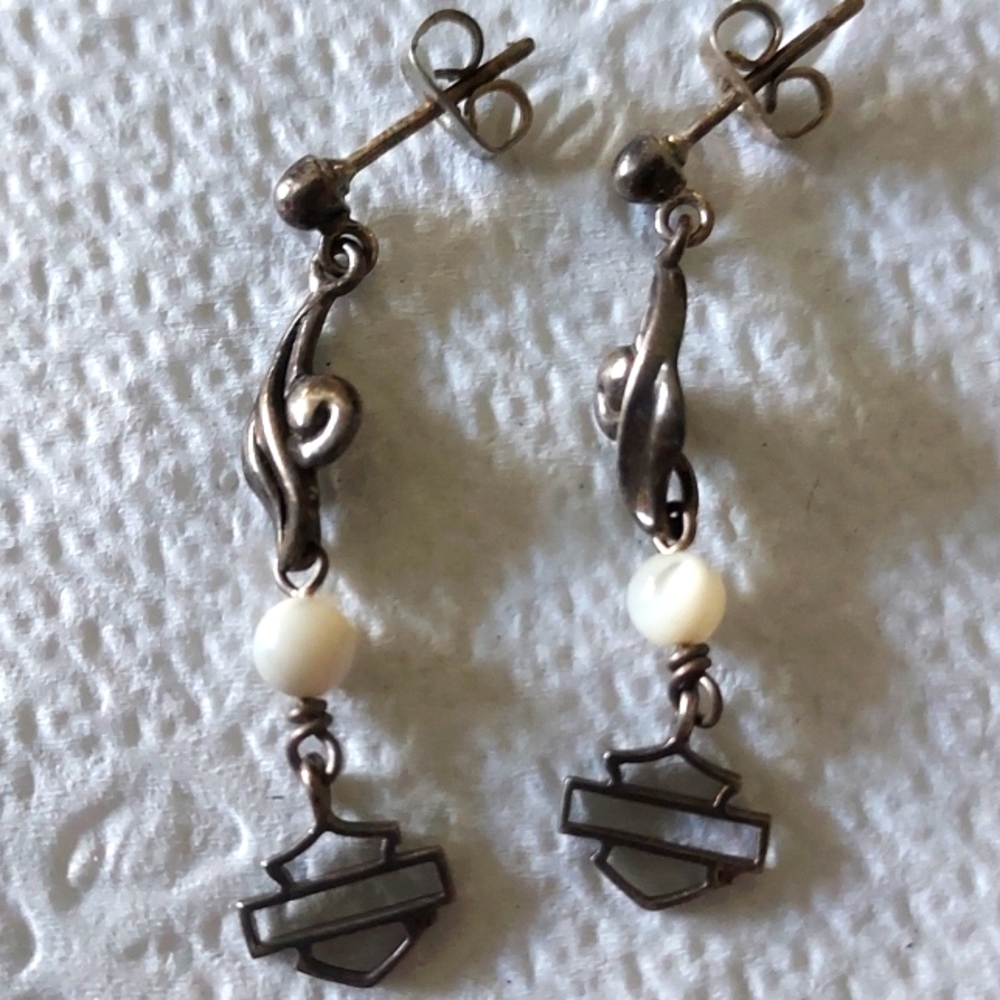 Harley Davidson Post Bar and Shield With Pearl Dangley Earrings.